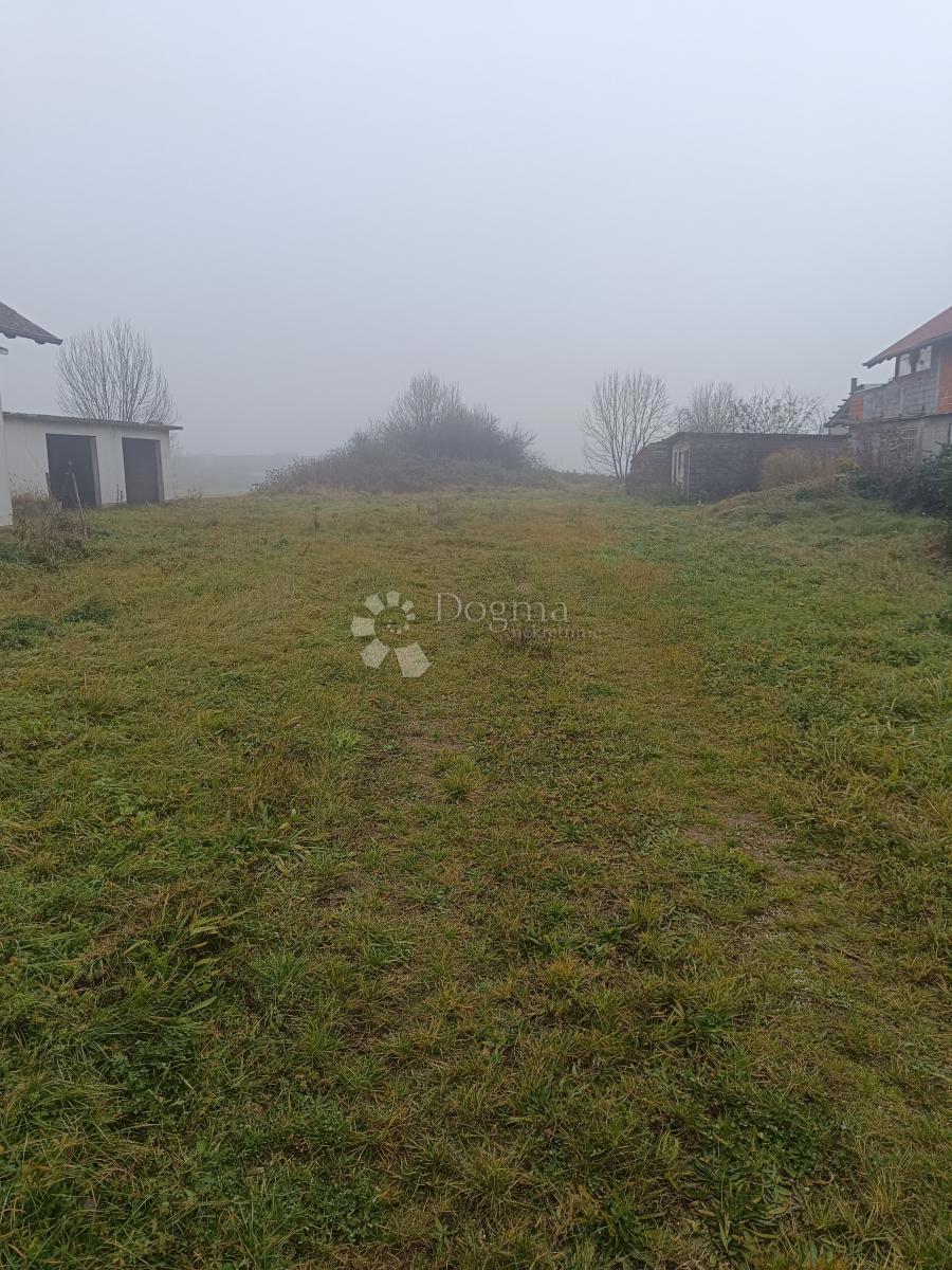 Zazidljivo zemljišče Donja Zdenčina, Klinča Sela, 9.600m2