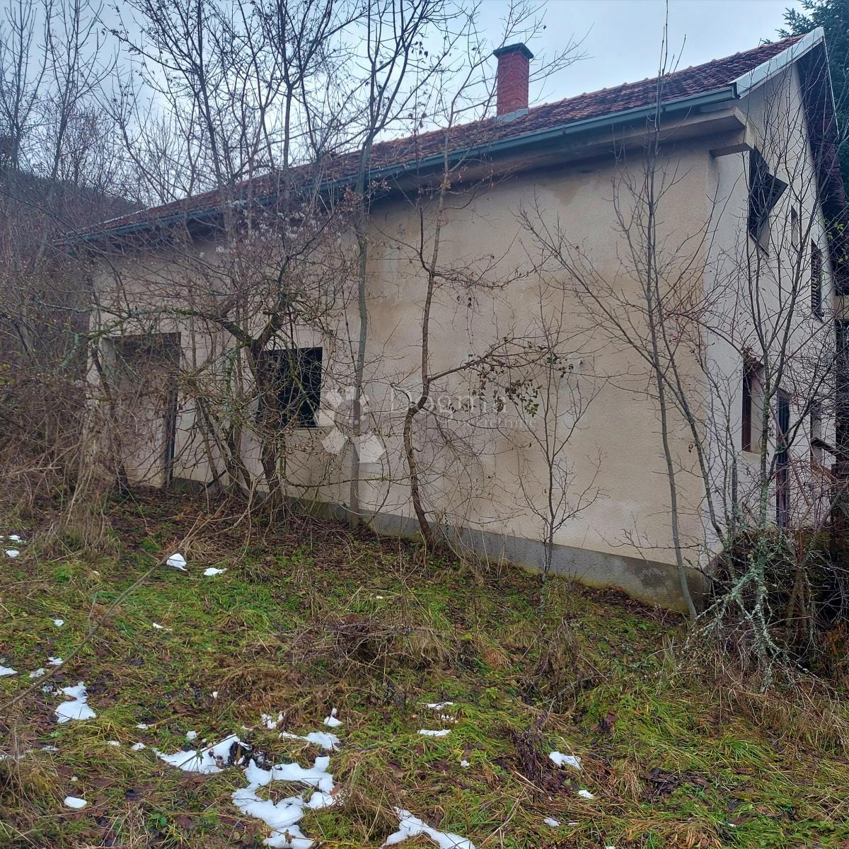 Hiša Kruge, Donji Lapac, 240m2