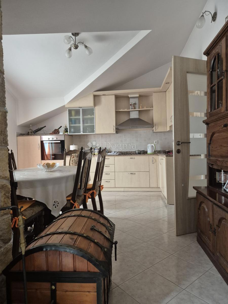 Hiša Okrug Gornji, Okrug, 352,86m2