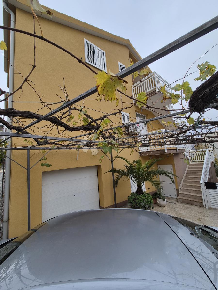 Hiša Okrug Gornji, Okrug, 352,86m2