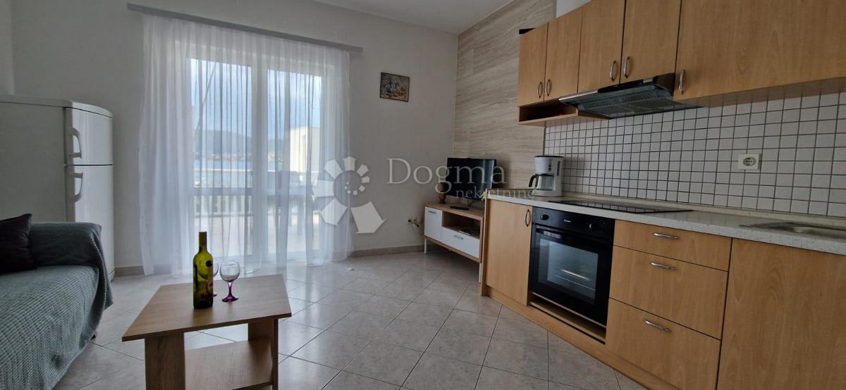 Hiša Okrug Gornji, Okrug, 352,86m2