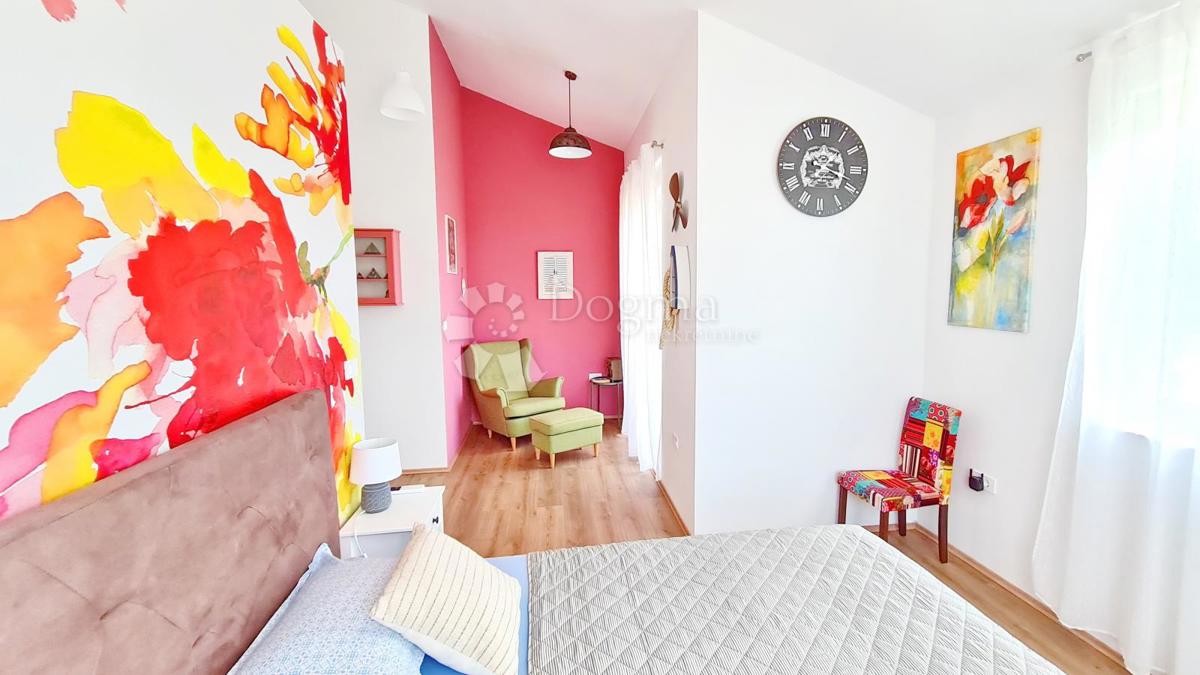 Čudovita hiša le 3 km od morja za bivanje ali investicijo