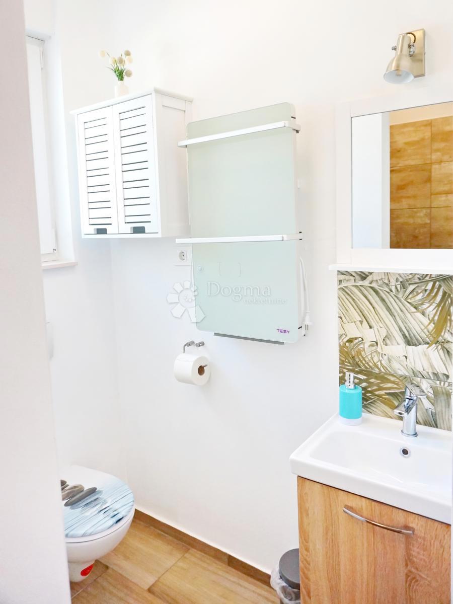 Čudovita hiša le 3 km od morja za bivanje ali investicijo