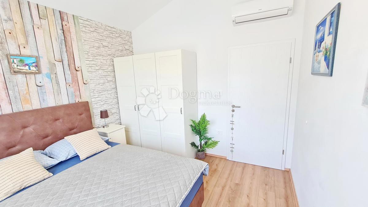 Čudovita hiša le 3 km od morja za bivanje ali investicijo