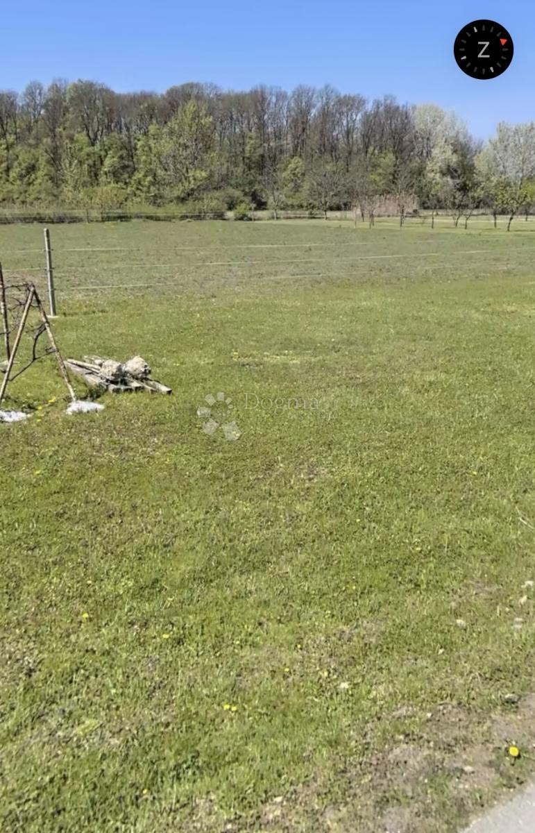 Zazidljivo zemljišče Okunšćak, Rugvica, 3.245m2