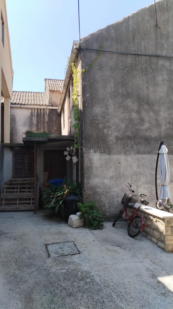 Hiša Biograd na Moru, 160m2