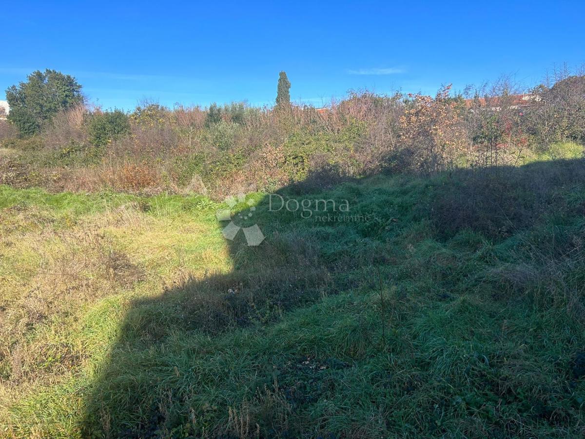 GRADBENO ZEMLJIŠČE KRNICA 780M2