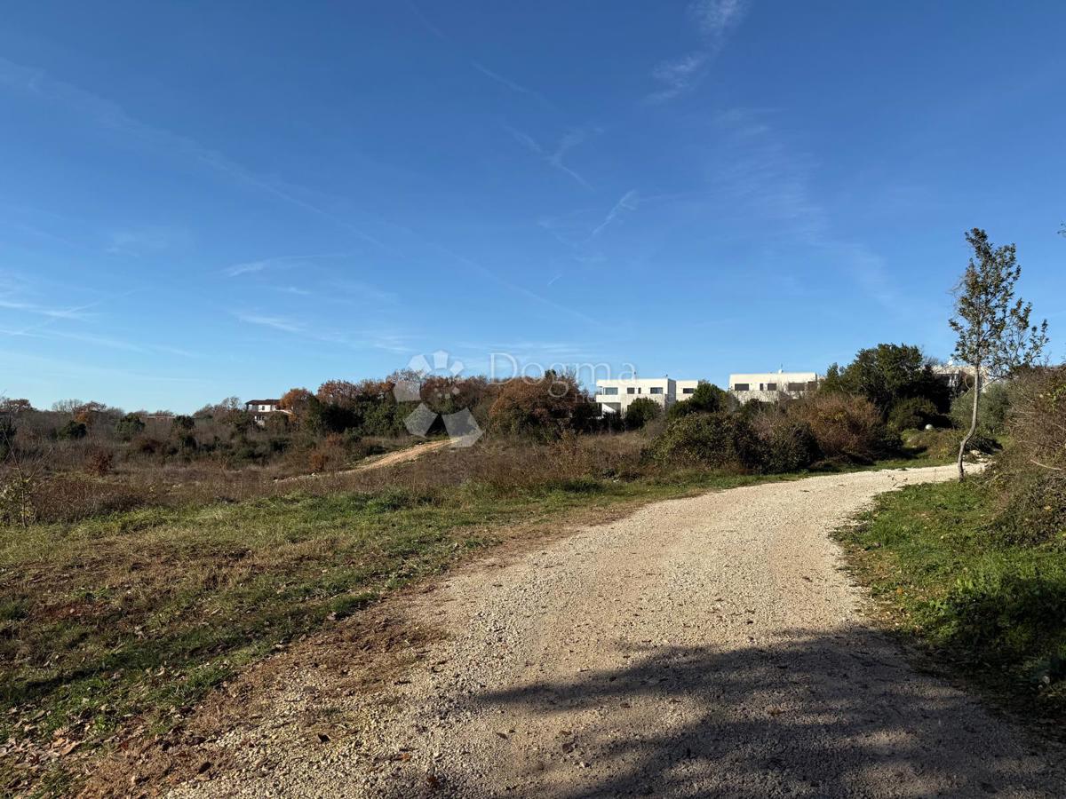 GRADBENO ZEMLJIŠČE KRNICA 780M2