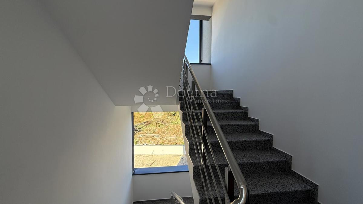 Stanovanje Okrug Gornji, Okrug, 60m2