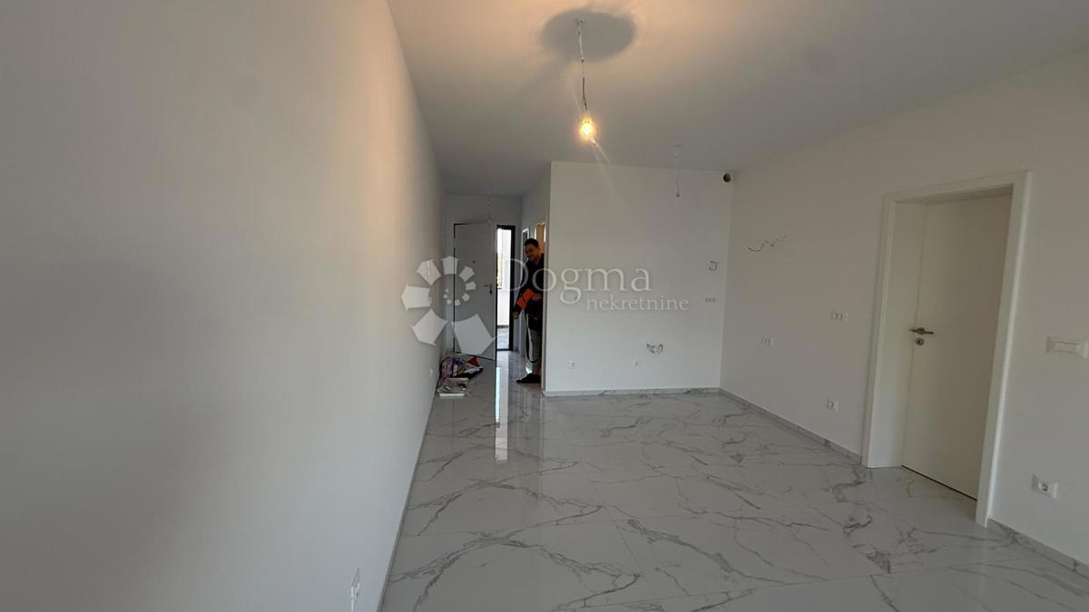 Stanovanje Okrug Gornji, Okrug, 60m2