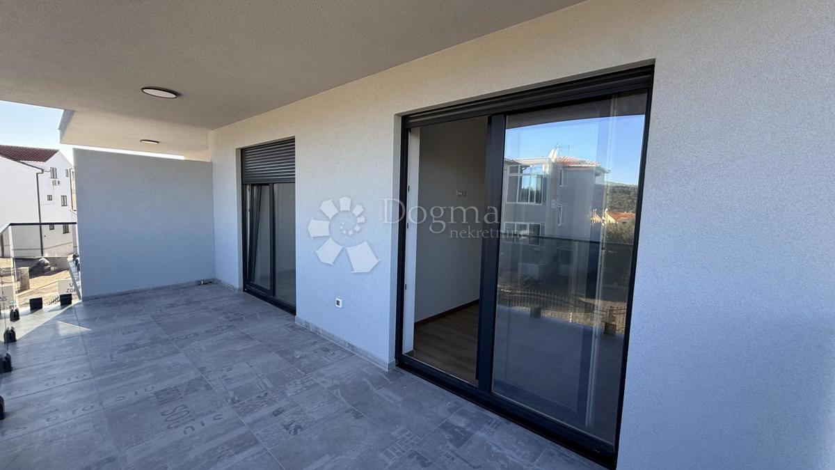 Stanovanje Okrug Gornji, Okrug, 60m2