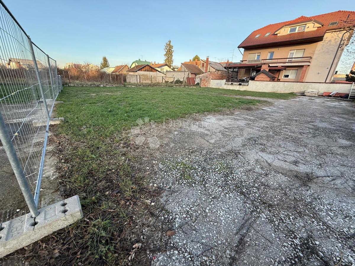 Zazidljivo zemljišče Centar, Varaždin, 1.245m2