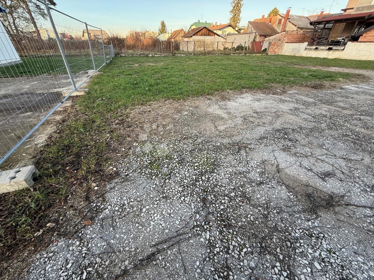 Zazidljivo zemljišče Centar, Varaždin, 1.245m2