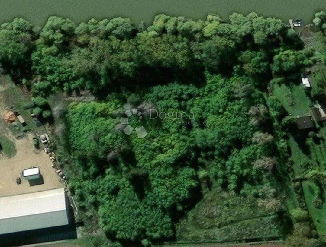Zazidljivo zemljišče Dalj, Erdut, 18.001m2