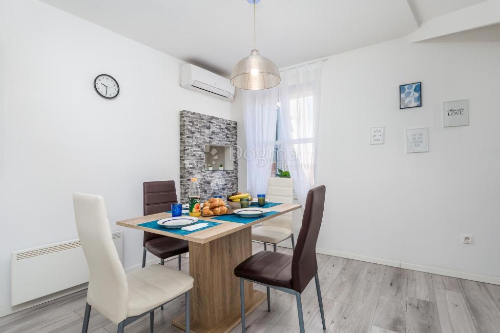 Stanovanje Centar, Rijeka, 72,77m2