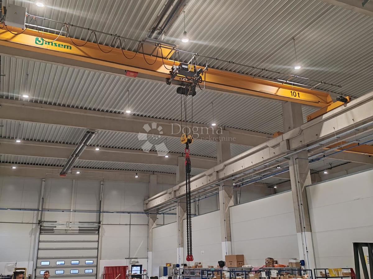 Poslovni prostor Bartolovec, Trnovec Bartolovečki, 1.972m2