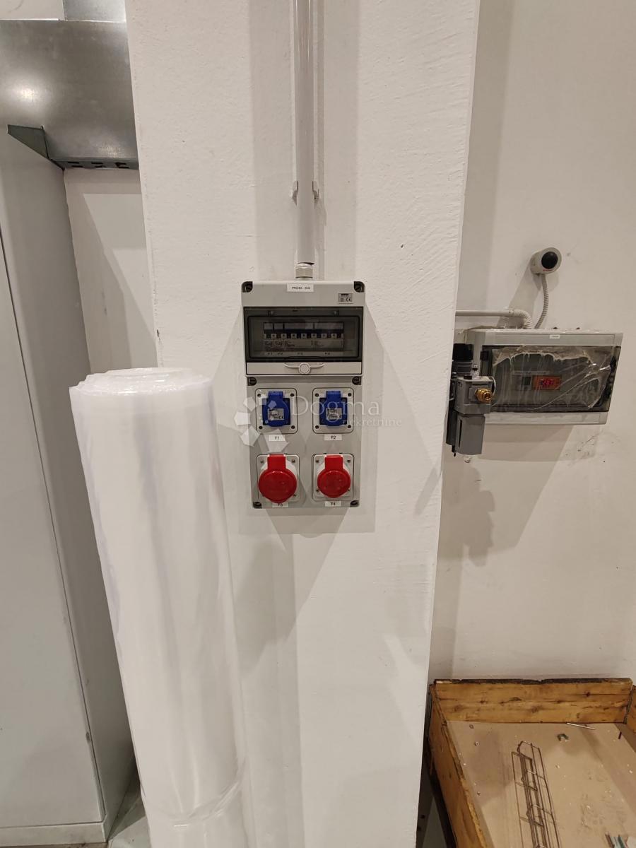 Poslovni prostor Bartolovec, Trnovec Bartolovečki, 1.972m2