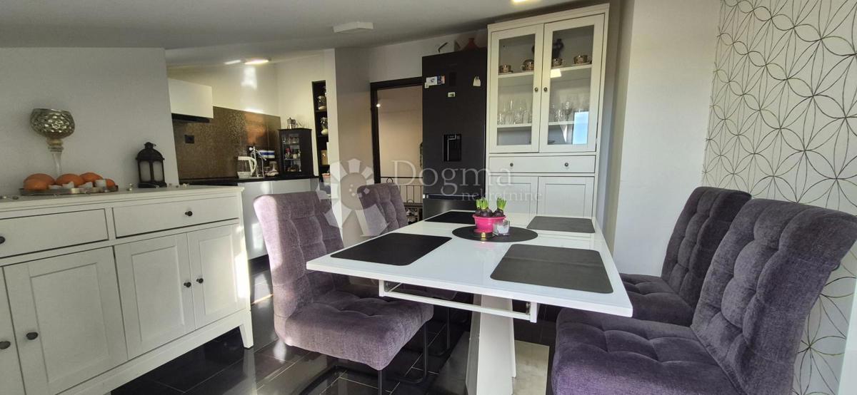 Stanovanje Rovinj, 92,92m2