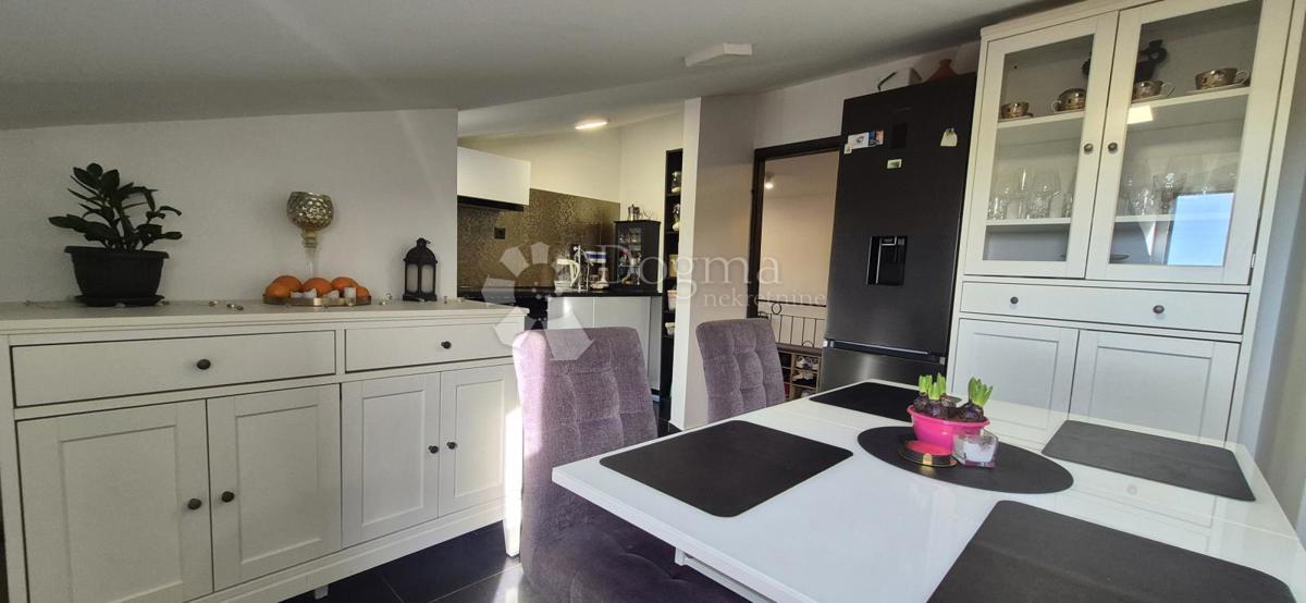 Stanovanje Rovinj, 92,92m2