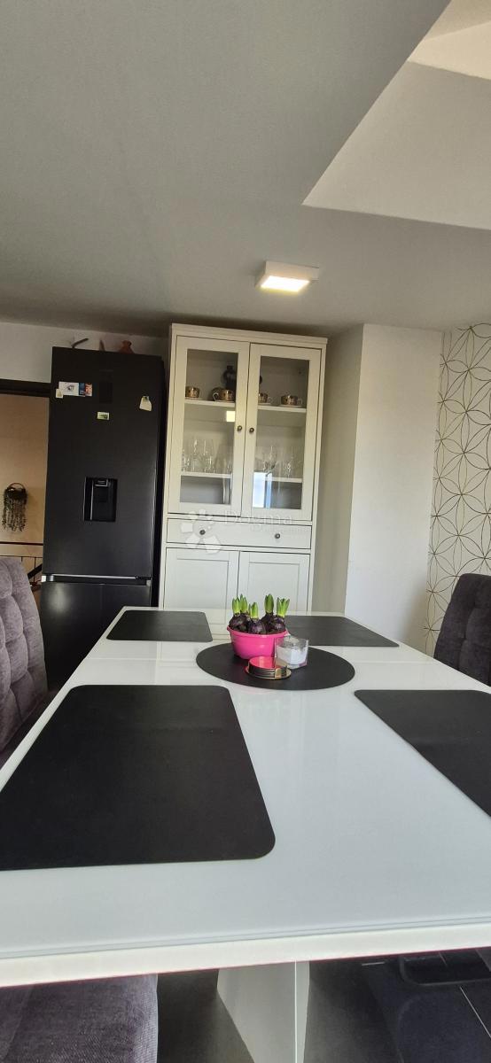 Stanovanje Rovinj, 92,92m2