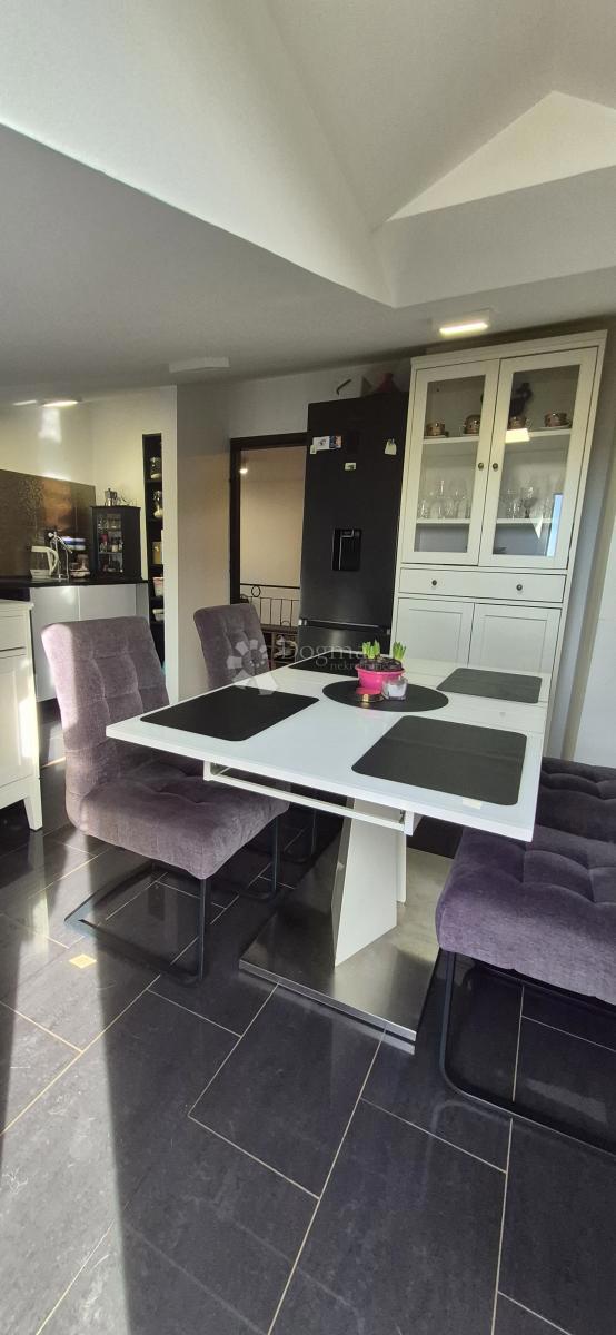 Stanovanje Rovinj, 92,92m2