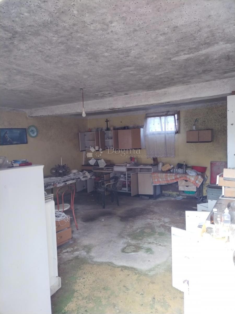 Hiša Zagrad, Karlovac, 174,86m2