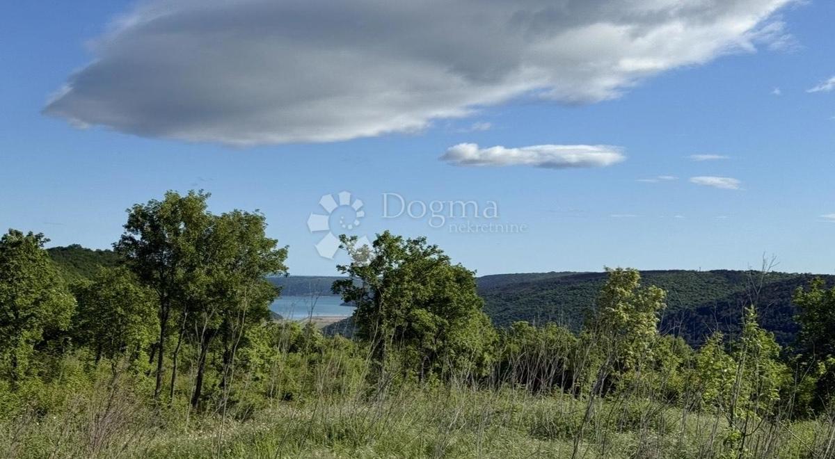 Zazidljivo zemljišče Kunj, Raša, 1.909m2