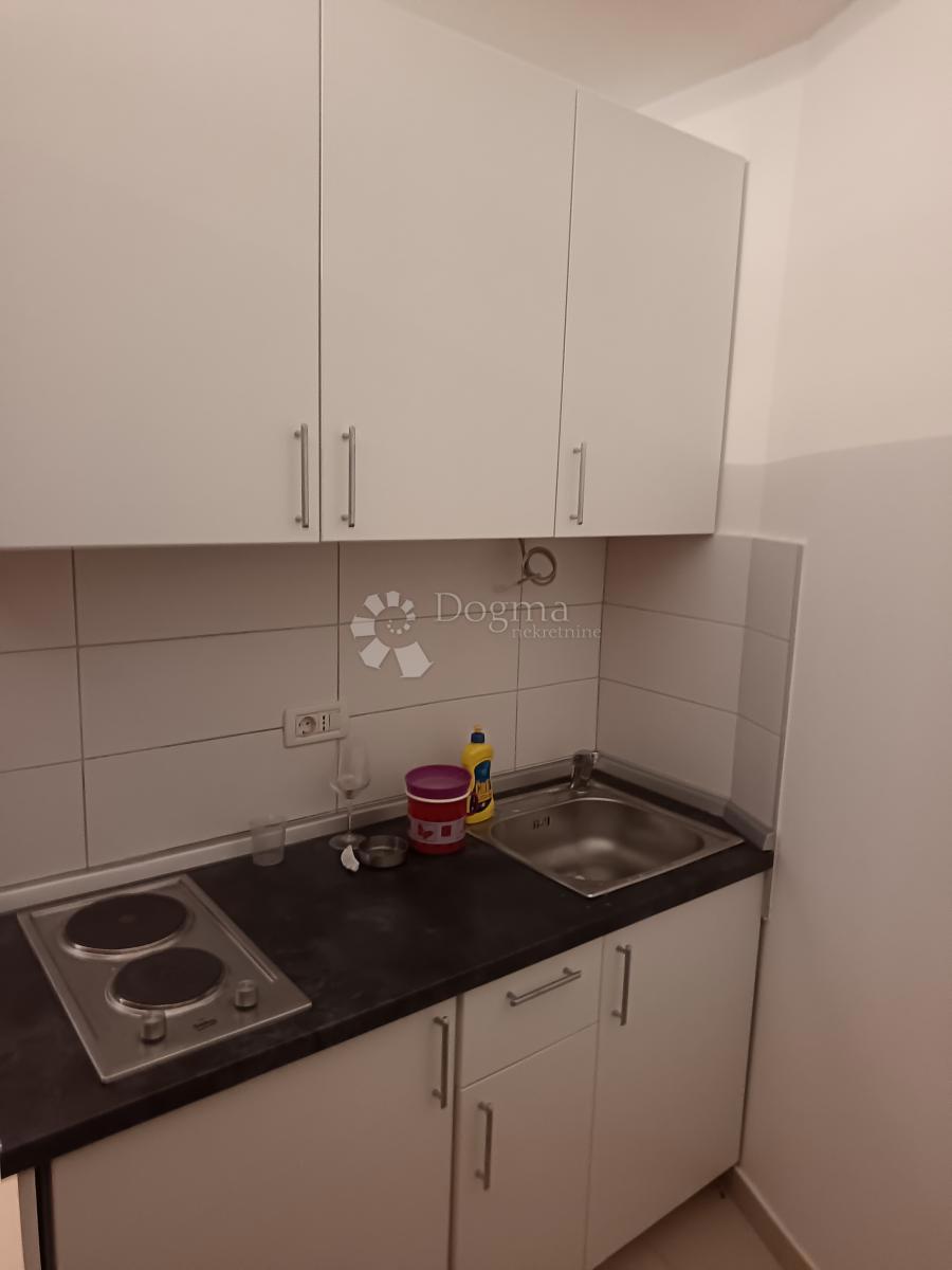 Poslovni prostor Makarska, 27m2