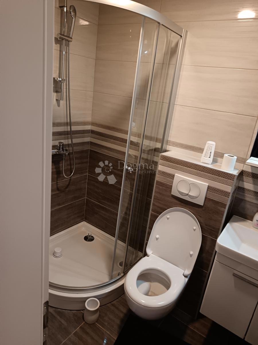 Poslovni prostor Makarska, 27m2