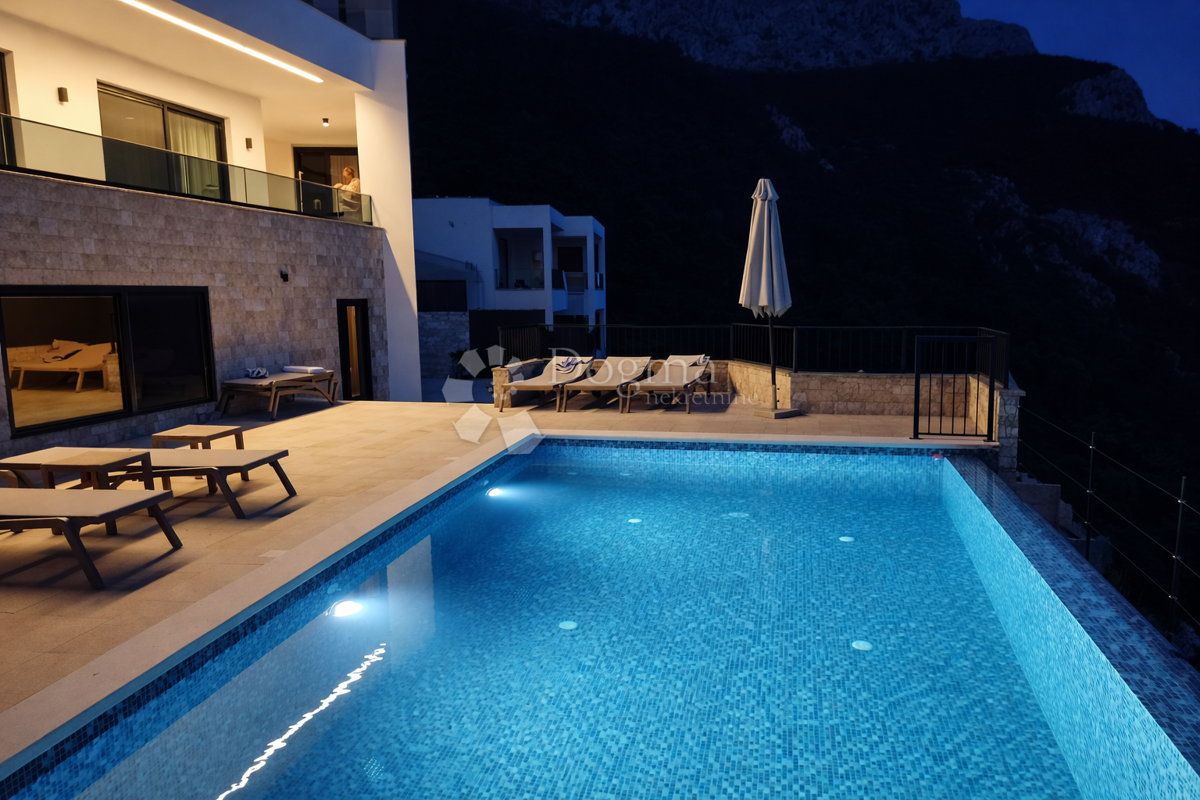 Hiša Bast, Baška Voda, 361m2