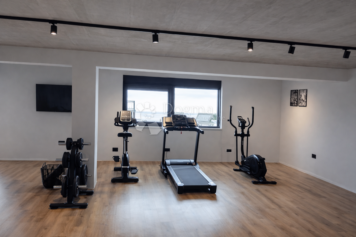 Hiša Bast, Baška Voda, 361m2