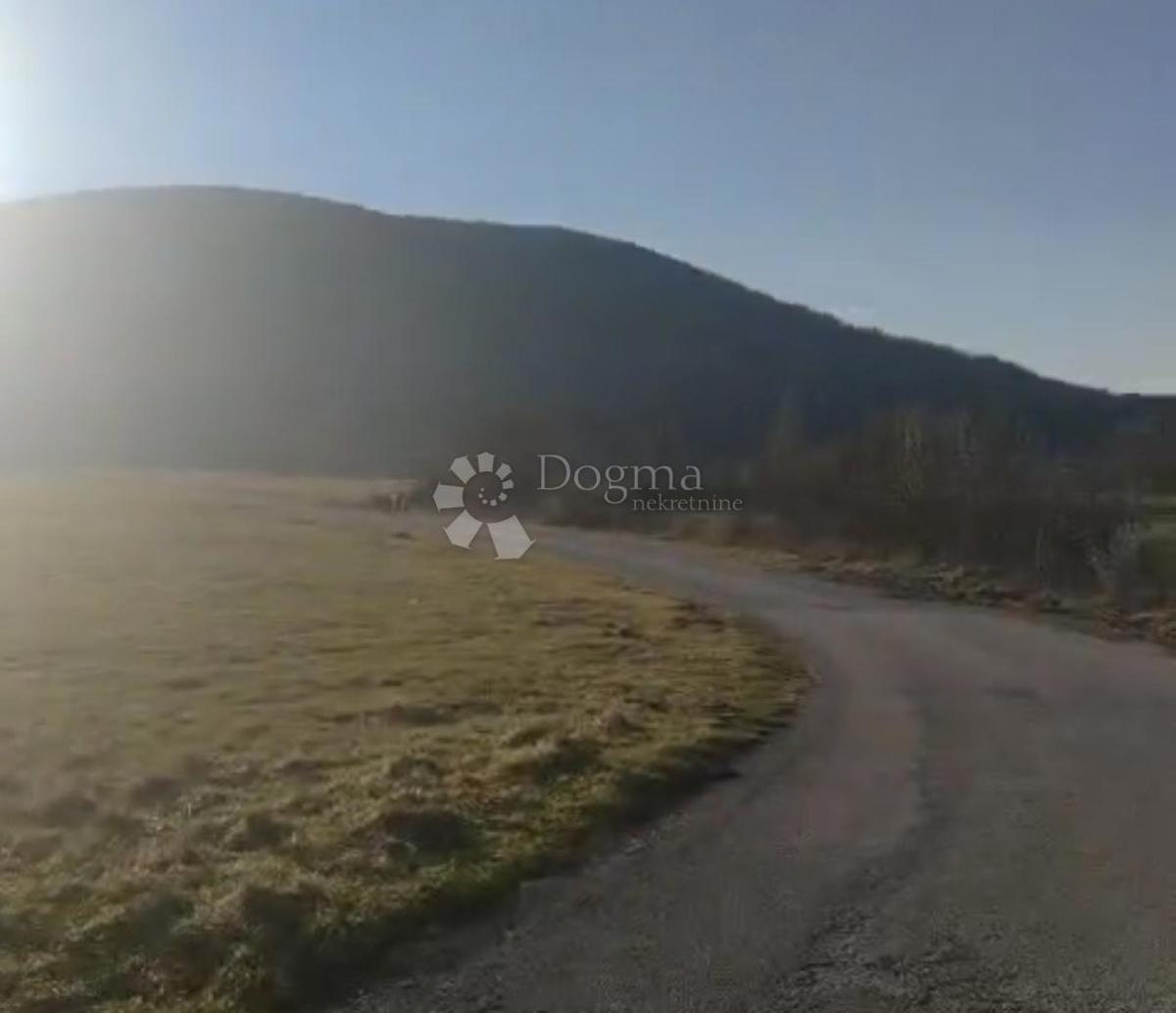 Kmetijsko zemljišče Gornja Ploča, Lovinac, 5.000m2