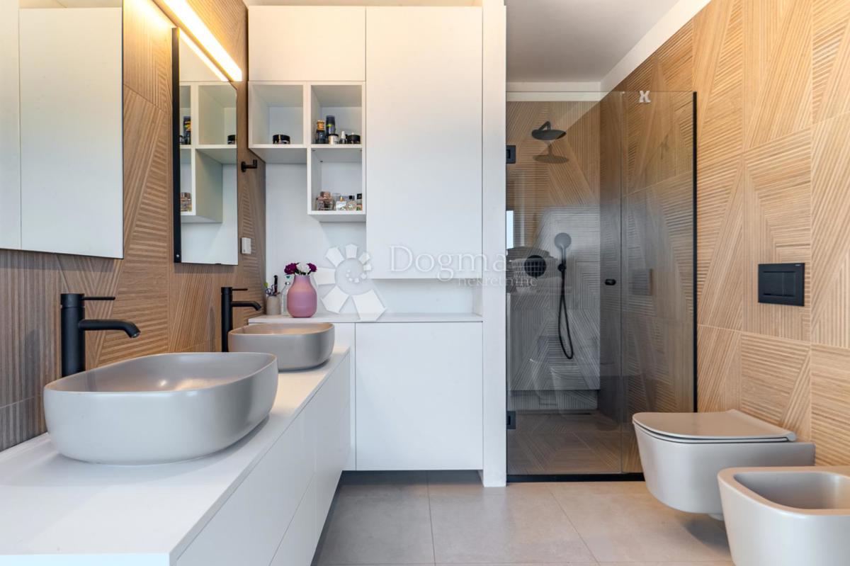 Stanovanje Kostrena, 94,55m2