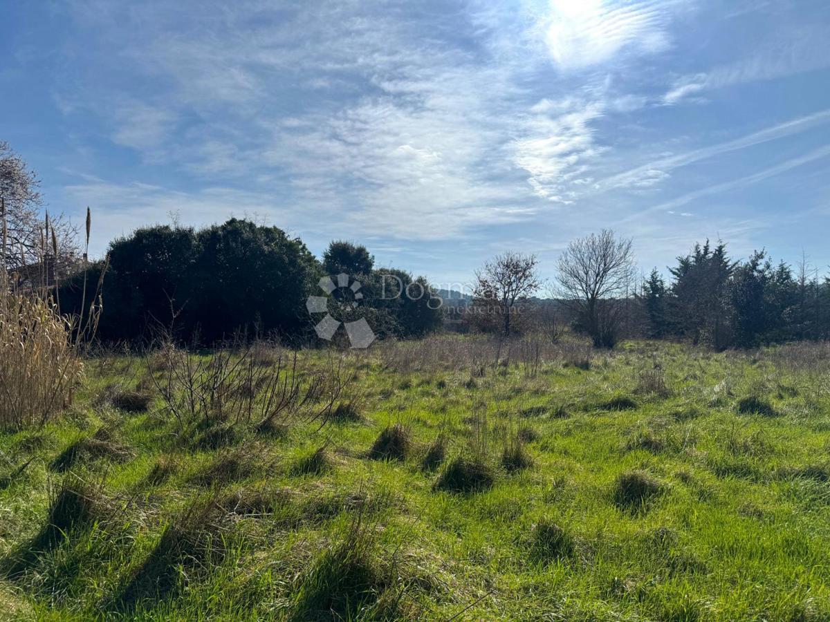 Zazidljivo zemljišče Pomer, Medulin, 1.999m2