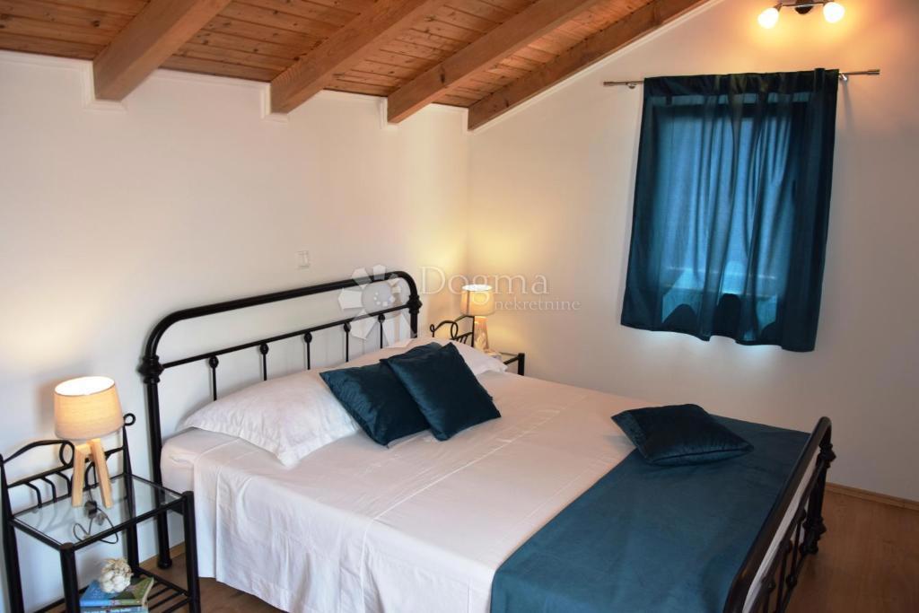 Hiša Seget Donji, Seget, 200m2