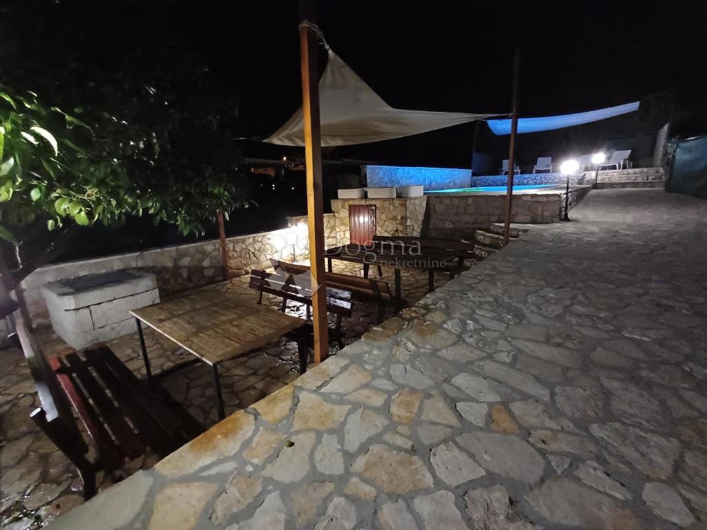 Hiša Seget Donji, Seget, 200m2