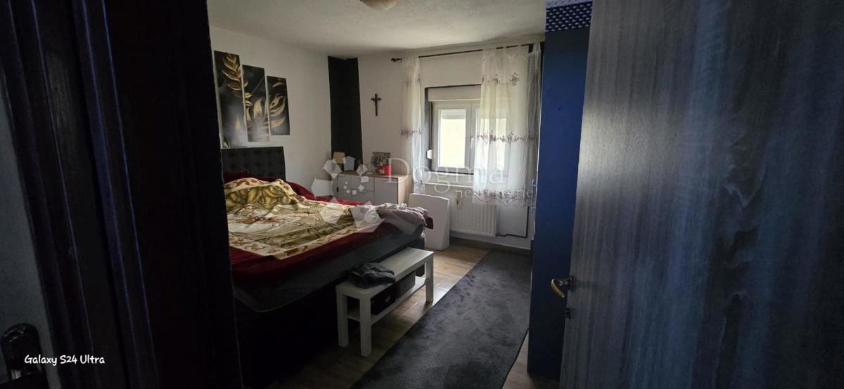 Hiša Donji Karin, Benkovac, 250m2