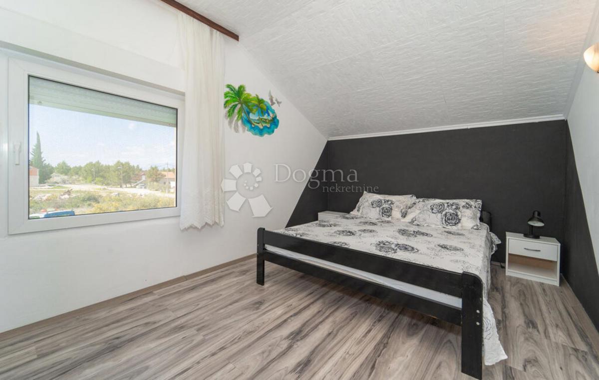 Hiša Donji Karin, Benkovac, 250m2