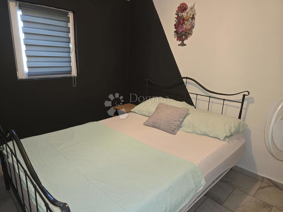 Hiša Donji Karin, Benkovac, 250m2