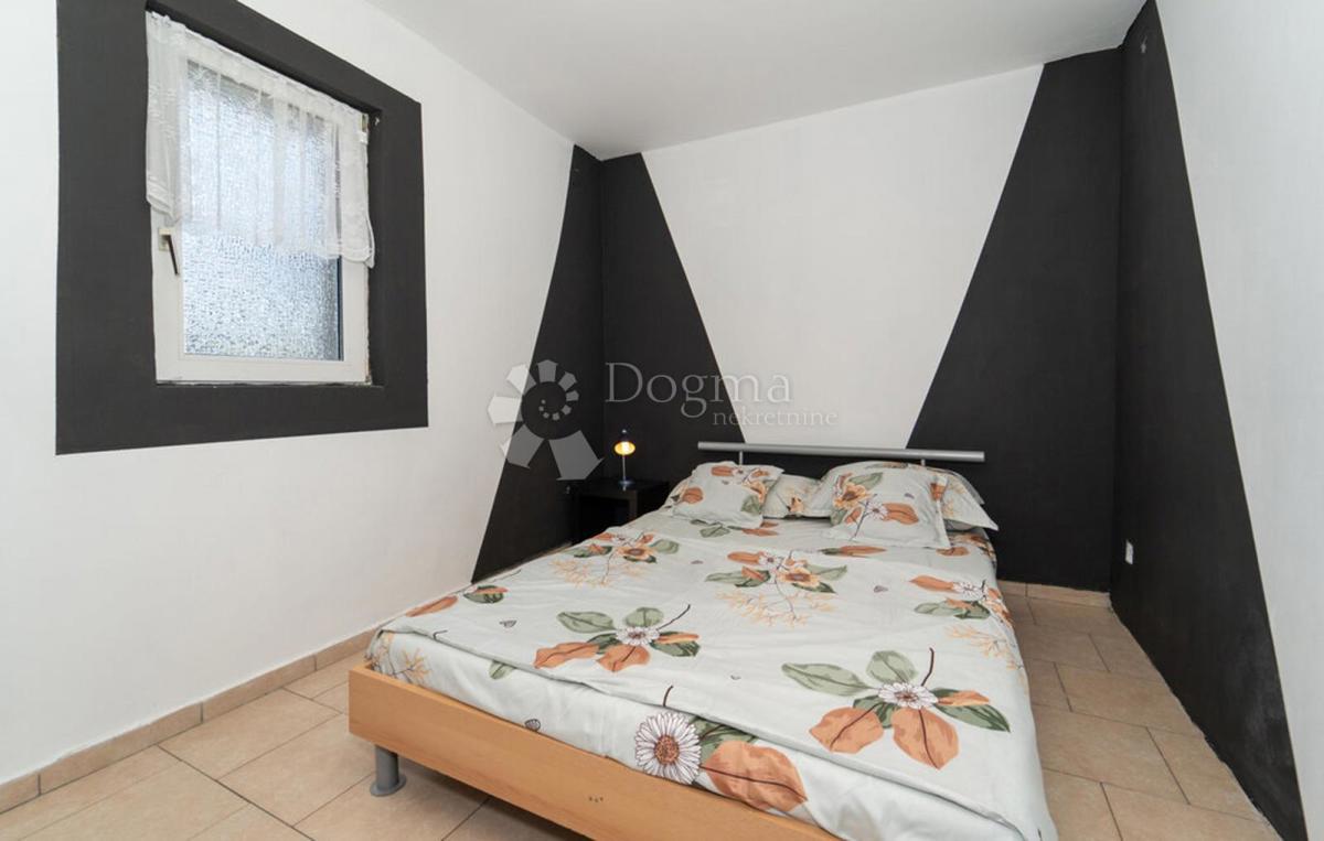 Hiša Donji Karin, Benkovac, 250m2