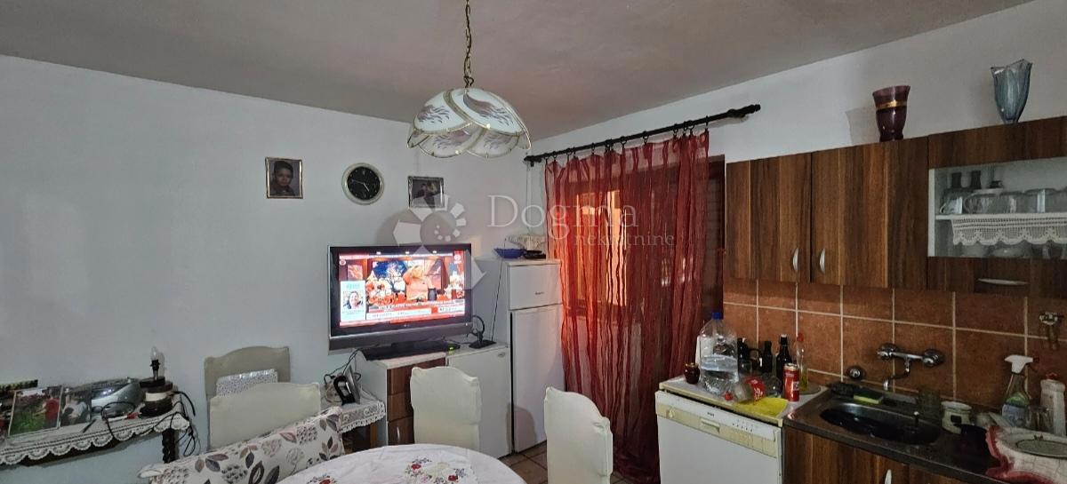 Hiša Donji Lapac, 50m2