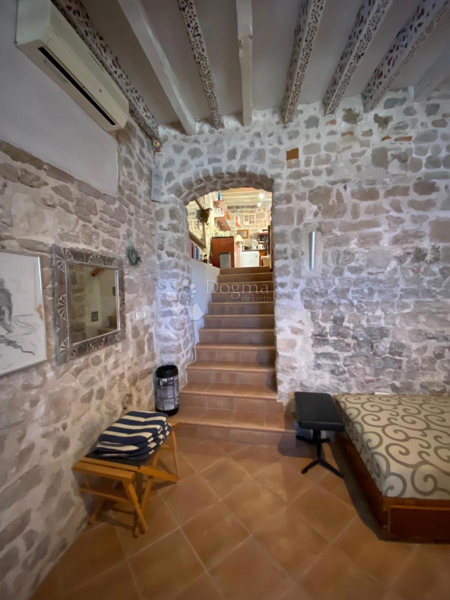 Stanovanje Grad, Šibenik, 84m2