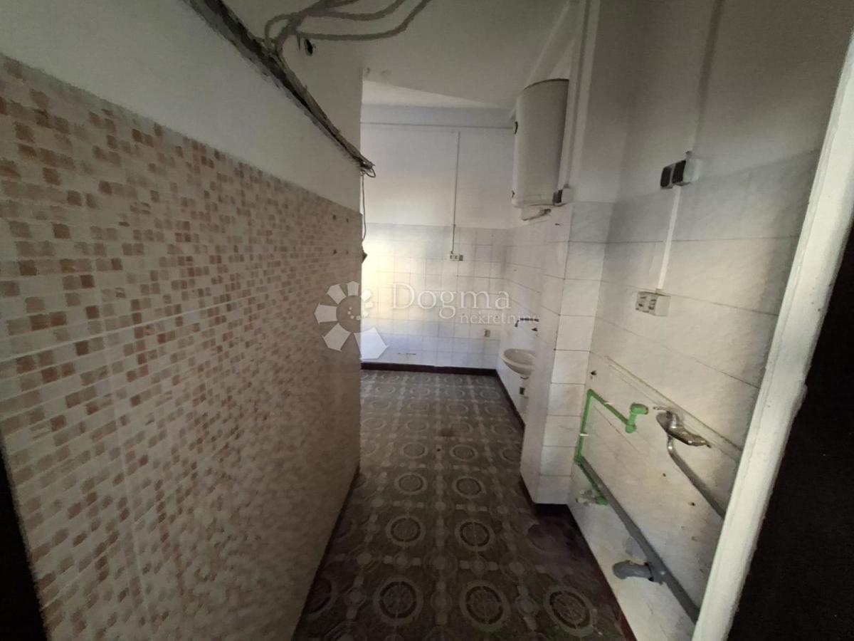 Poslovni prostor Centar, Sisak, 133m2