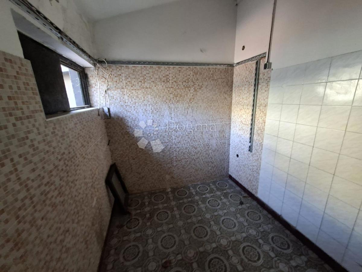 Poslovni prostor Centar, Sisak, 133m2