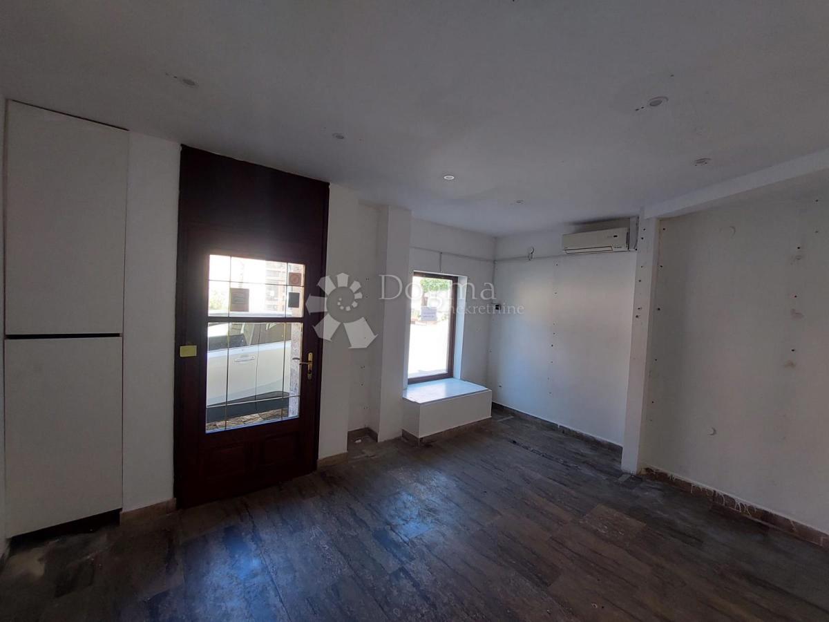 Poslovni prostor Centar, Sisak, 133m2