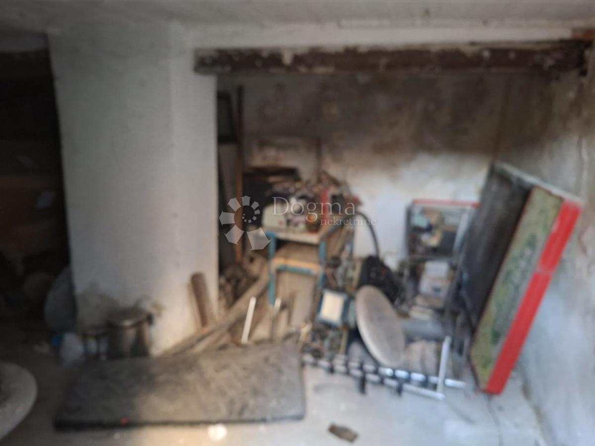 Poslovni prostor Centar, Sisak, 133m2