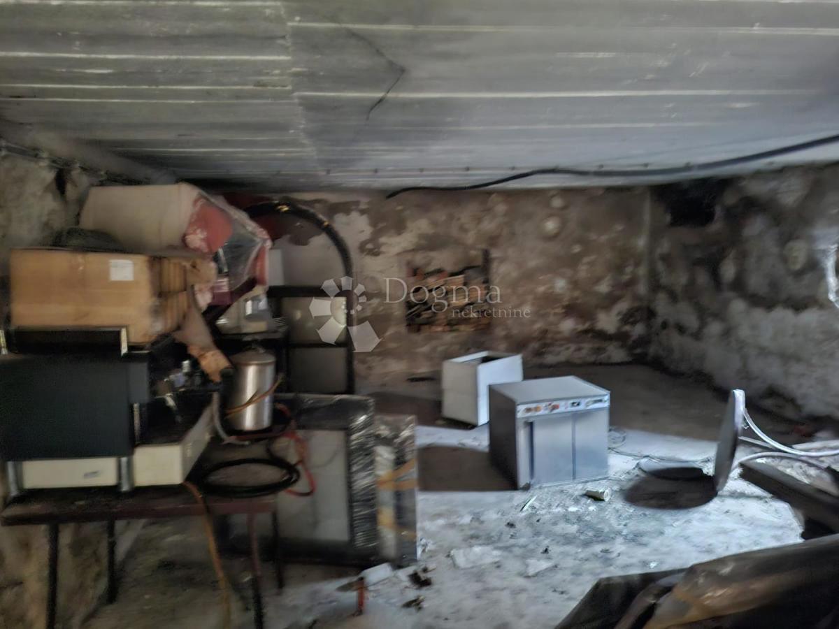 Poslovni prostor Centar, Sisak, 133m2