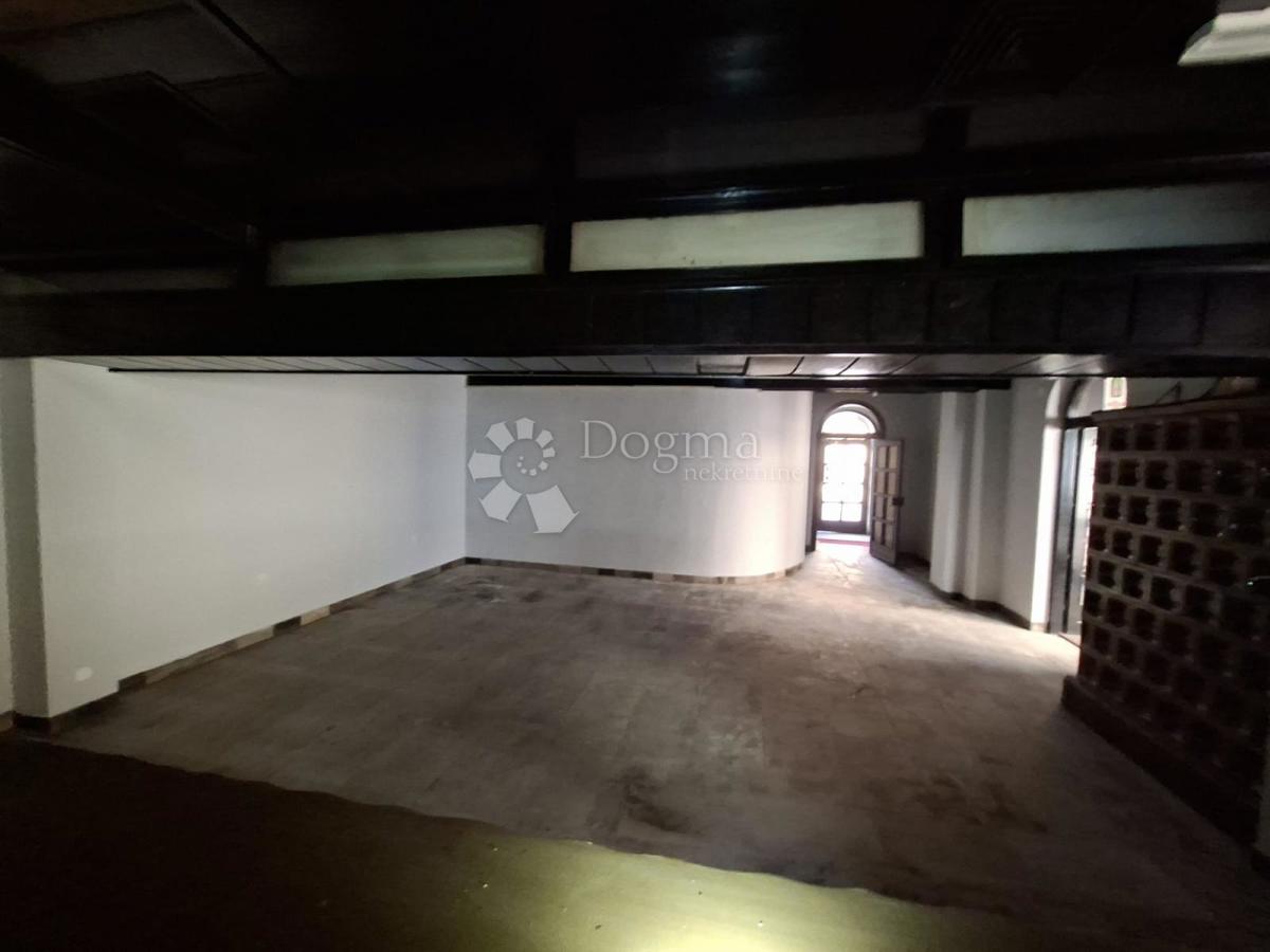 Poslovni prostor Centar, Sisak, 133m2