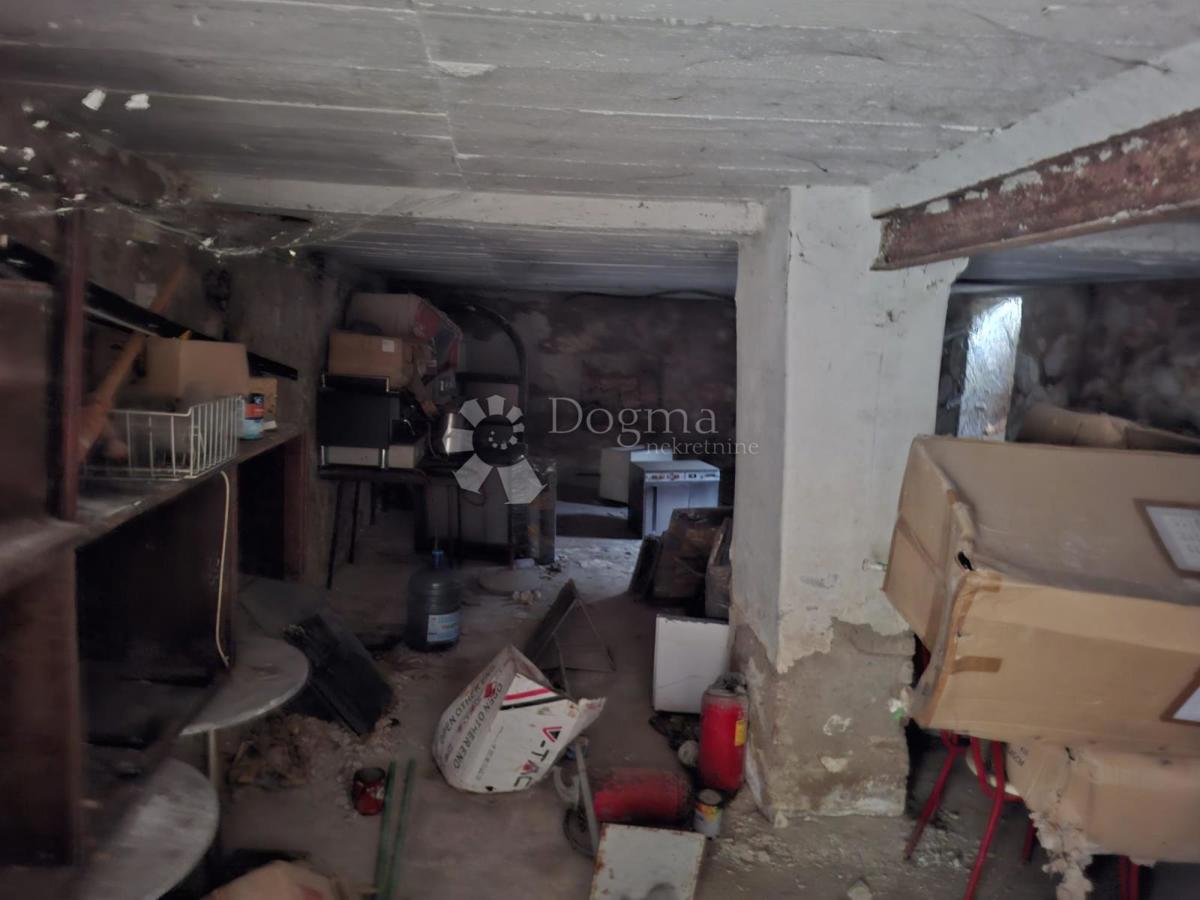 Poslovni prostor Centar, Sisak, 133m2