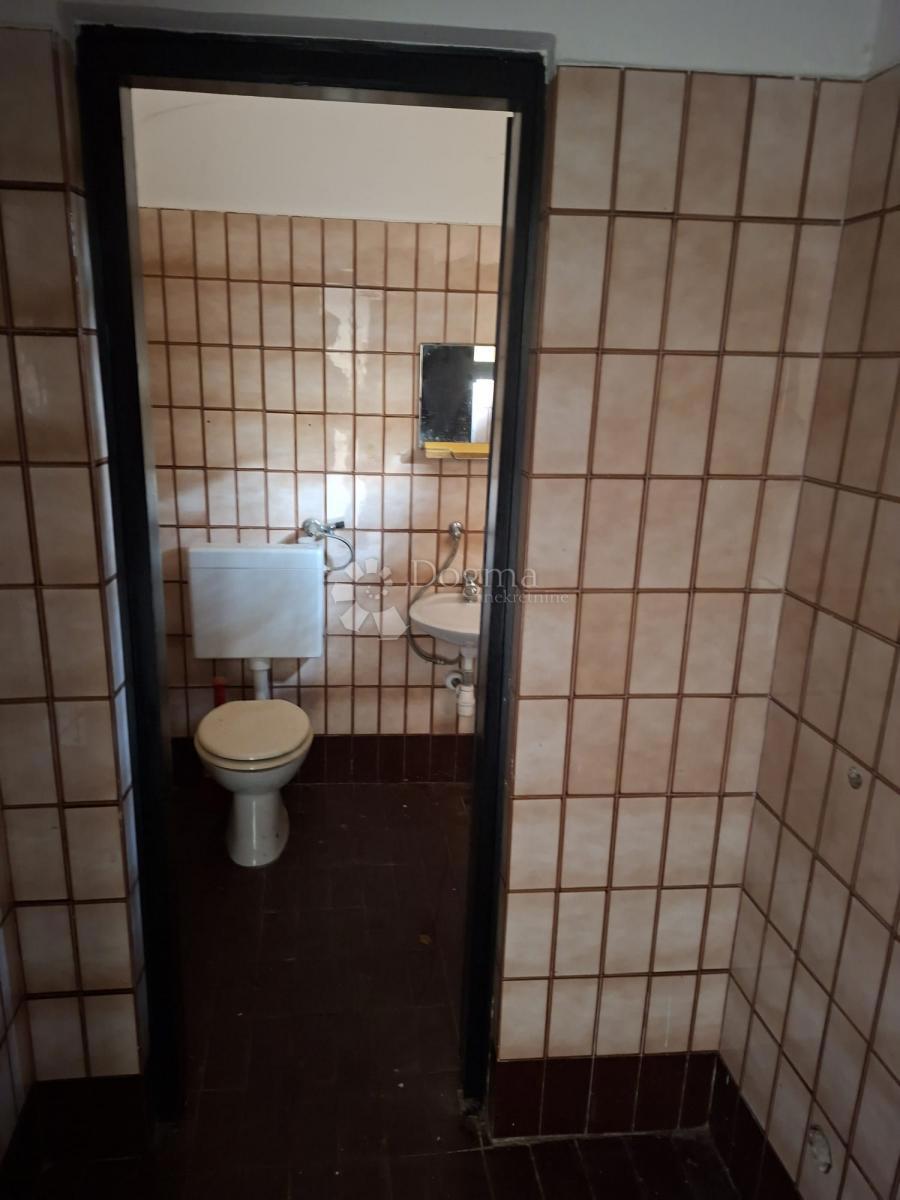 Poslovni prostor Centar, Sisak, 133m2